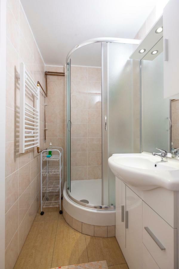 Newly Renovated Studio With Air Conditioner & Free Parking Ljubljana Bagian luar foto
