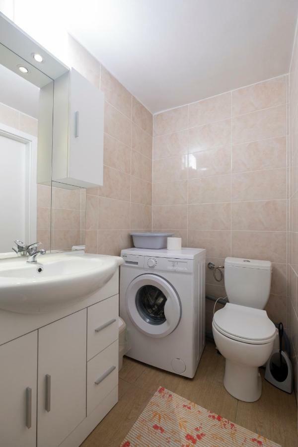 Newly Renovated Studio With Air Conditioner & Free Parking Ljubljana Bagian luar foto